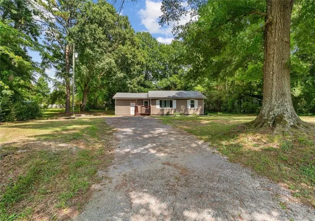 Photo 2 of Single family home for sale at 163 Ben Putnam Rd, Resaca, GA 30735 | MLS# 7805557 | Listing updated on 2026-08-20
