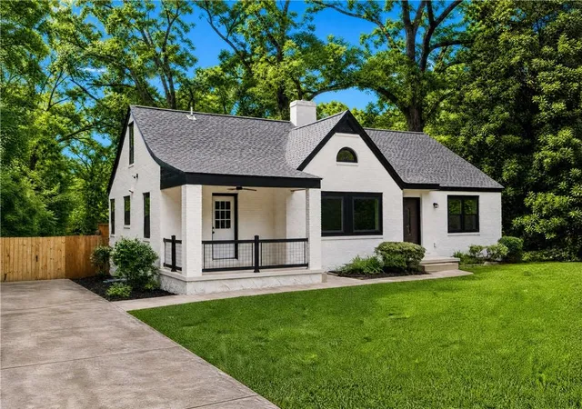 Photo 2 of Sale Pending at 2585 Amelia Ave, Decatur, GA 30032 | MLS# 7779115 | Listing updated on 2026-09-11