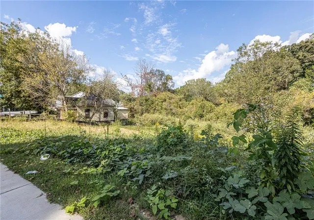 3rd image of 889 Hollywood Road, Atlanta, GA 30318 | MLS# 7664406