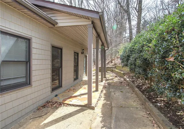 Photo 4 of Single family home for sale at 207 Stone Ridge Ct, Jasper, GA 30143 | MLS# 7795621 | Listing updated on 2026-09-26