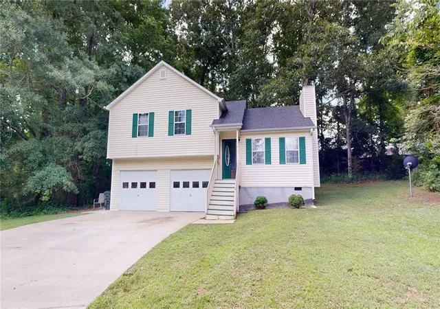 Homes for sale in Carrollton, GA | 179 Country Cottage Cir, Carrollton, GA 30116 | MLS# 7781816