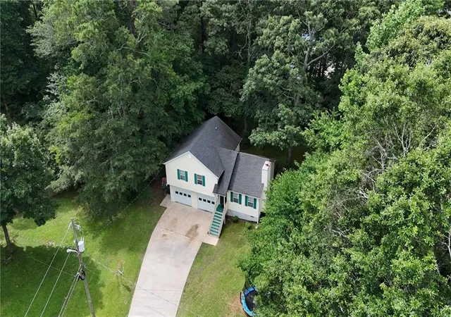 Homes for sale in Carrollton, GA | 179 Country Cottage Cir, Carrollton, GA 30116 | MLS# 7781816