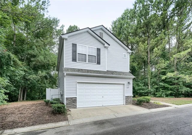 Photo 2 of Sale Pending at 1277 W Oaks Way, Woodstock, GA 30188 | MLS# 7806077 | Listing updated on 2026-08-23