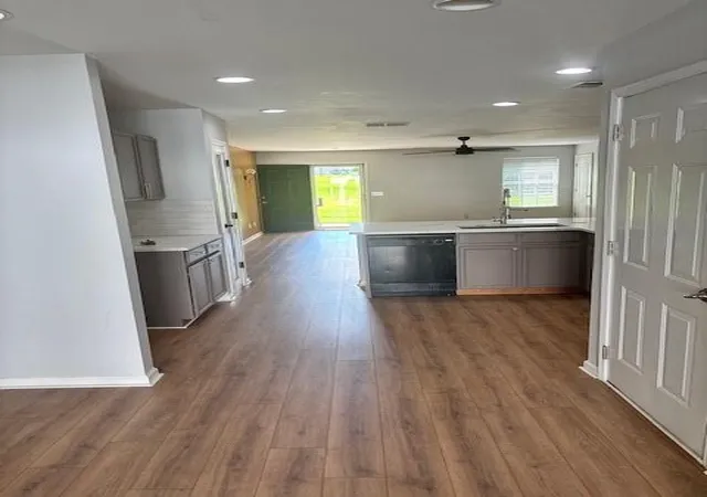 Photo 4 of Townhouse for sale at 3531 Parc Cir SW, Atlanta, GA 30311 | MLS# 7784178 | Listing updated on 2026-10-04