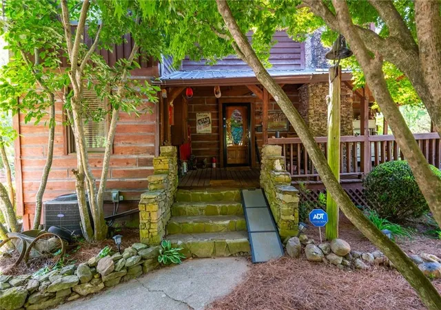 Photo 2 of Single family home for sale at 7204 Island Ml Rd Se, Acworth, GA 30102 | MLS# 7797785 | Listing updated on 2026-08-24