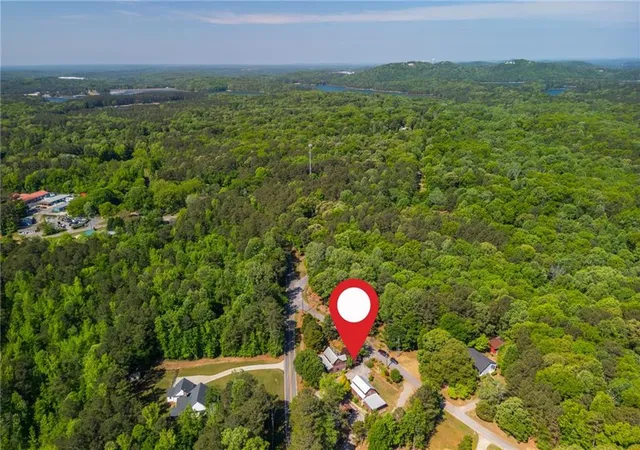 Photo 3 of Single family home for sale at 7204 Island Ml Rd SE, Acworth, GA 30102 | MLS# 7797785 | Listing updated on 2026-08-24