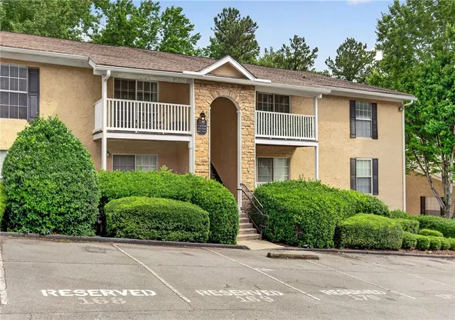3rd image of 3140 Seven Pines Ct, Atlanta, GA 30339