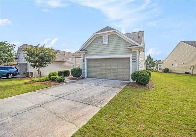 Photo 2 of Sale Pending at 607 Larch Looper Dr, Griffin, GA 30223 | MLS# 7725016 | Listing updated on 2026-10-07