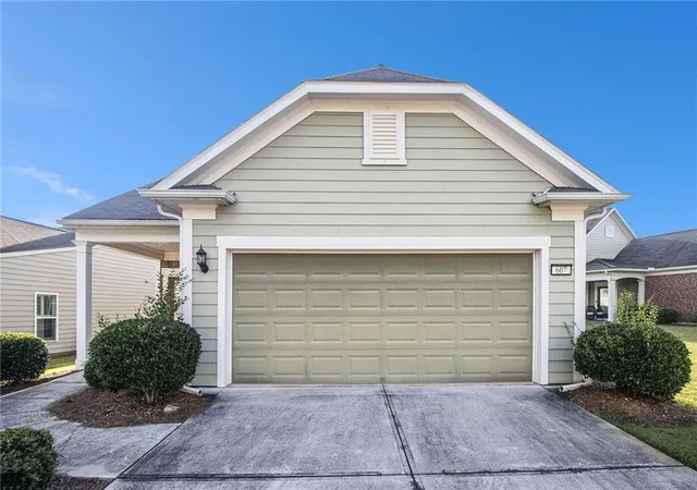 Photo 3 of Sale Pending at 607 Larch Looper Dr, Griffin, GA 30223 | MLS# 7725016 | Listing updated on 2026-10-07