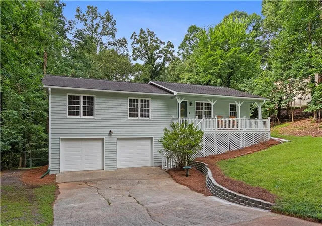 Homes for sale in Woodstock, GA | 426 Riverlake Ct, Woodstock, GA 30188 | MLS# 7764362