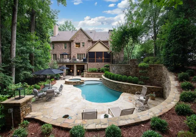 Photo 2 of Single family home for sale at 780 Lovette Ln Ne, Atlanta, GA 30342 | MLS# 7802052 | Listing updated on 2026-08-15
