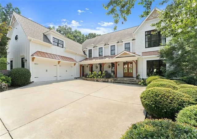 Photo 1 of Sale Pending at 16066 Inverness Trl, Alpharetta, GA 30004 | MLS# 7813967 | Listing updated on 2026-09-14