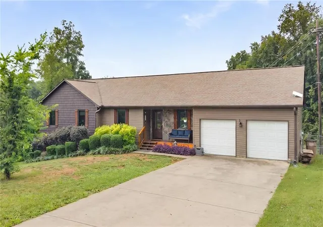Photo 3 of Sale Pending at 123 Paddle Wheel Ct, Cohutta, GA 30710 | MLS# 7817197 | Listing updated on 2026-08-30