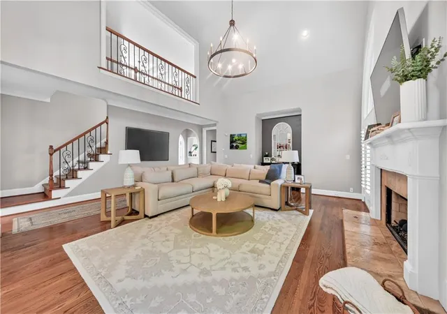 3rd image of 10605 Oxford Mill Cir, Johns Creek, GA 30022 | MLS# 7767231