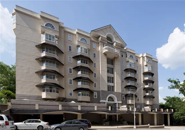 Condominium at 2499 Peachtree Rd Ne #405, Atlanta, GA 30305 | MLS# 6640362 | | Sold on 2019-12-12