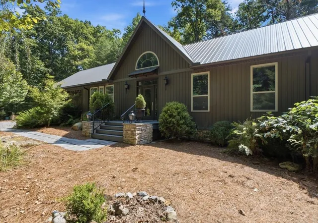 Photo 2 of Single family home for sale at 568 N Stewart Ln, Rising Fawn, GA 30738 | MLS# 7777808 | Listing updated on 2026-09-16
