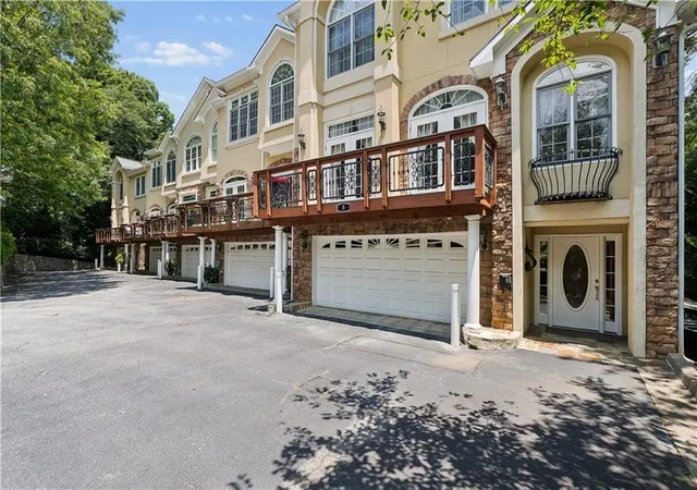 2nd image of 331 Carpenter Dr #5, Sandy Springs, GA 30328 | MLS# 7803715