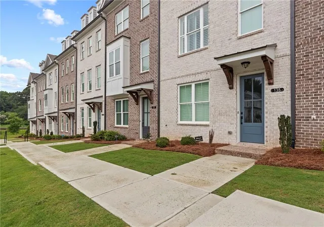 3rd image of 135 Basil St, Cumming, GA 30040 | MLS# 7785403