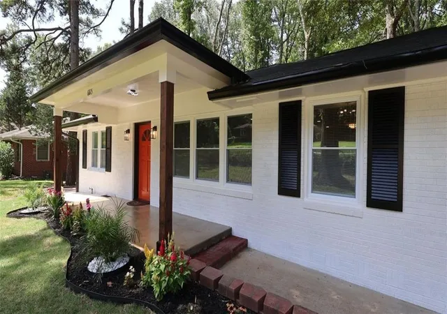 Photo 2 of Sale Pending at 6815 Florence Dr, Lithia Springs, GA 30122 | MLS# 7820740 | Listing updated on 2026-09-10