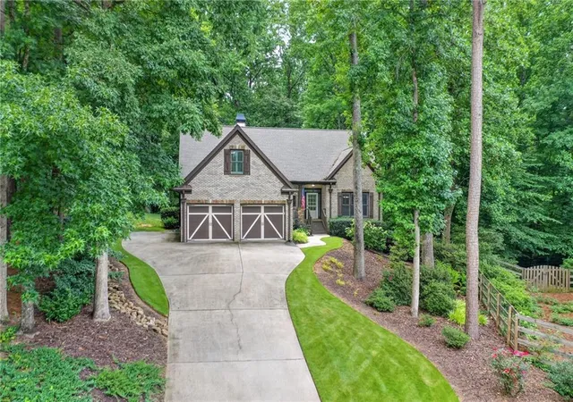 1st image of 304 Crown Ct, Canton, GA 30115 | MLS# 7805159