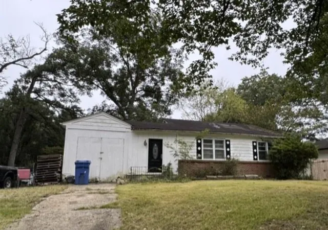 Single family home for sale at 1868 La Dawn Ln NW, Atlanta, GA 30318 | MLS# 7847613