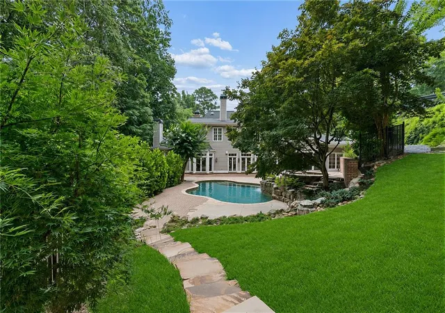 2nd image of 4992 Rebel Trl, Sandy Springs, GA 30327 | MLS# 7808409