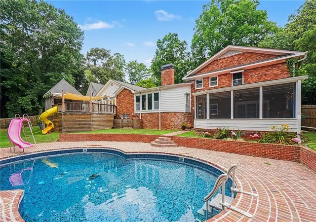 2nd image of 326 Fayette Dr, Winder, GA 30680 | MLS# 7789237