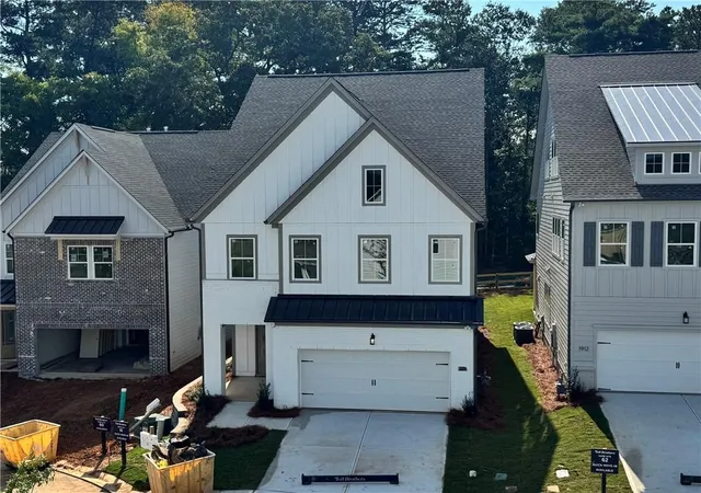 Photo 3 of Single family home for sale at 1916 Allyan Dr Ne, Marietta, GA 30066 | MLS# 7786849 | Listing updated on 2026-09-13