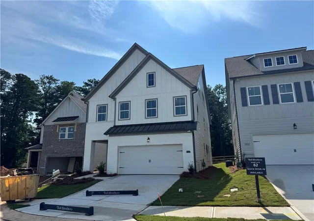 Photo 3 of Sale Pending at 1916 Allyan Dr NE, Marietta, GA 30066 | MLS# 7786849 | Listing updated on 2026-10-04