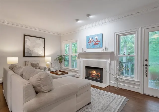 Listing Photo 3 - Condo for sale in building located at 5638 River Oaks Pl, Sandy Springs, GA 30327 - Unit #A4