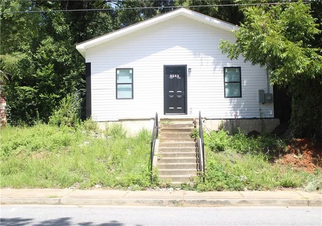 1st image of 3937 Log Cabin Dr, Macon, GA 31204 | MLS# 7822983