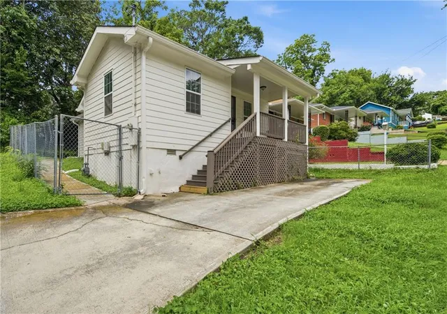 Photo 1 of Single family home for sale at 226 Thornton St Sw, Atlanta, GA 30315 | MLS# 7825695 | Listing updated on 2026-08-22