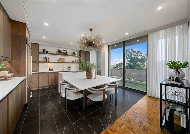 Photo 3 of Condo for sale at 2575 Peachtree Rd NE #12D, Atlanta, GA 30305 | MLS# 7795332 | Listing updated on 2026-09-08