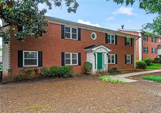 Homes for sale in Atlanta, GA | 4282 Roswell Rd Ne #B1, Atlanta, GA 30342 | MLS# 7791566