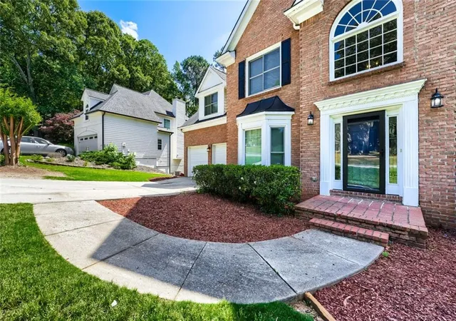 3rd image of 2110 Waters Ferry Dr, Lawrenceville, GA 30043 | MLS# 7755539