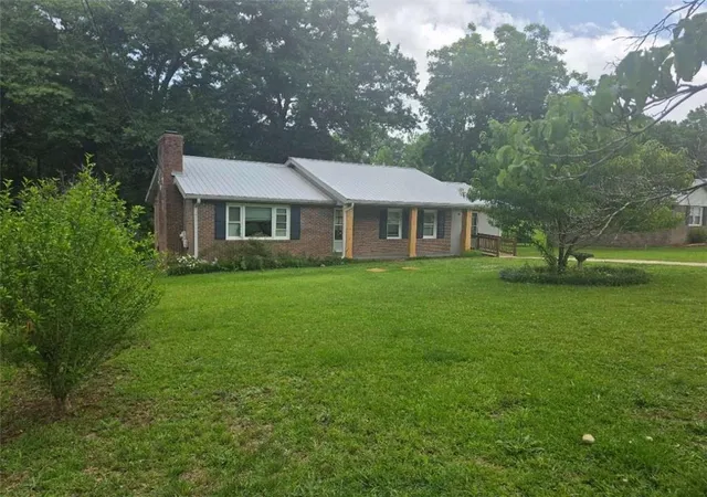 Homes for sale in Thomaston, GA | 128 Hillview Dr, Thomaston, GA 30286 | MLS# 7791694