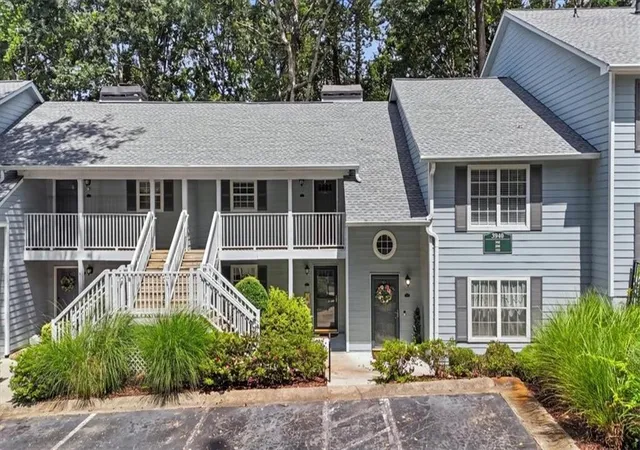 Photo 1 of Sale Pending at 3940 Riverlook Pkwy Se #302, Marietta, GA 30067 | MLS# 7823048 | Listing updated on 2026-09-04