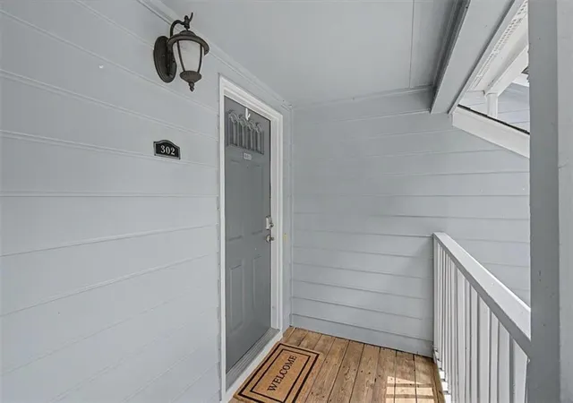 Photo 3 of Sale Pending at 3940 Riverlook Pkwy Se #302, Marietta, GA 30067 | MLS# 7823048 | Listing updated on 2026-09-04