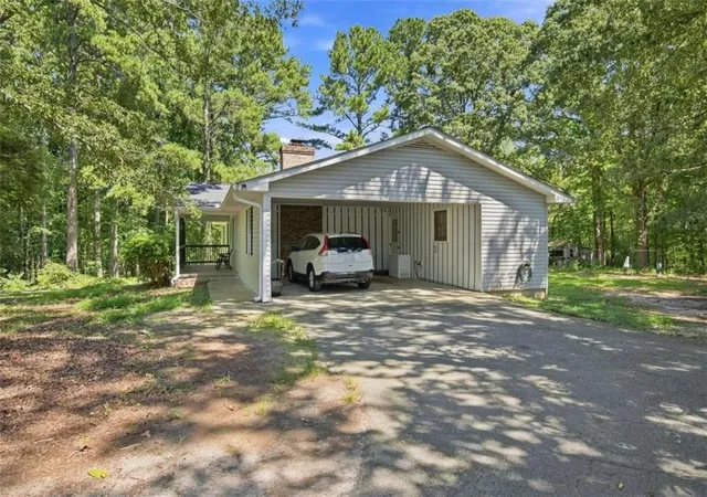 Photo 2 of Single family home for sale at 556 Auburn Rd, Auburn, GA 30011 | MLS# 7830316 | Listing updated on 2026-09-01