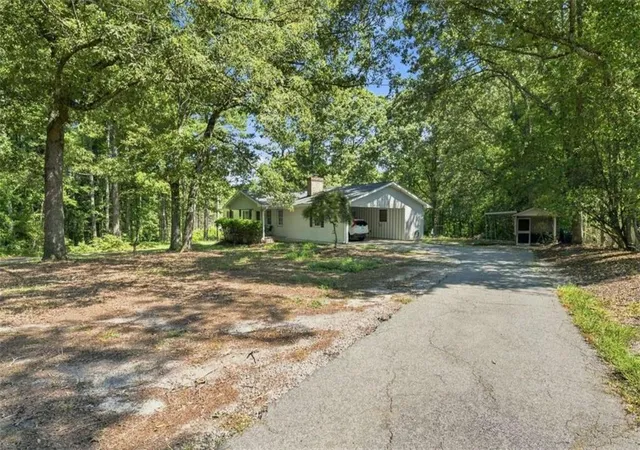 Photo 3 of Single family home for sale at 556 Auburn Rd, Auburn, GA 30011 | MLS# 7830316 | Listing updated on 2026-09-01
