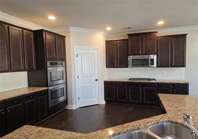 Photo 3 of Sale Pending at 510 Georgia Cir, Loganville, GA 30052 | MLS# 7767910 | Listing updated on 2026-09-12