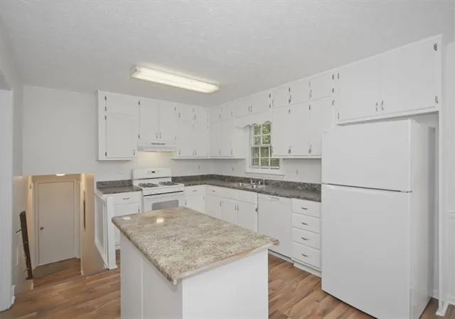 Photo 4 of Single family home for sale at 1496 Cherry Hl Rd SW, Conyers, GA 30094 | MLS# 7792829 | Listing updated on 2026-09-14