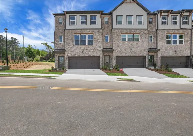 2nd image of 386 Sunset Hollow St, Sugar Hill, GA 30518 | MLS# 7791546