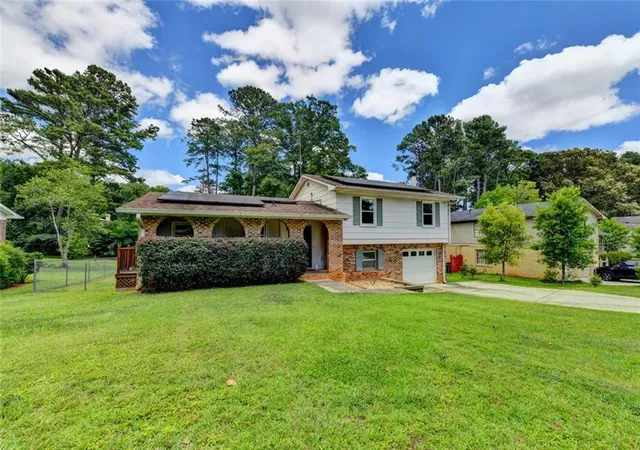 Photo 3 of Sale Pending at 1577 Harbour Oaks Rd, Tucker, GA 30084 | MLS# 7794510 | Listing updated on 2026-09-01