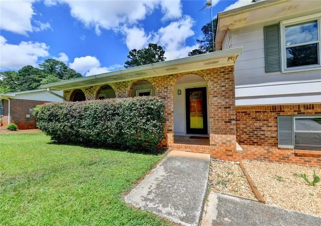Photo 3 of Sale Pending at 1577 Harbour Oaks Rd, Tucker, GA 30084 | MLS# 7794510 | Listing updated on 2026-09-01