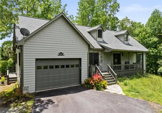 Photo 1 of Single family home for sale at 25 Walhala Trl, Blue Ridge, GA 30513 | MLS# 7794273 | Listing updated on 2026-07-26