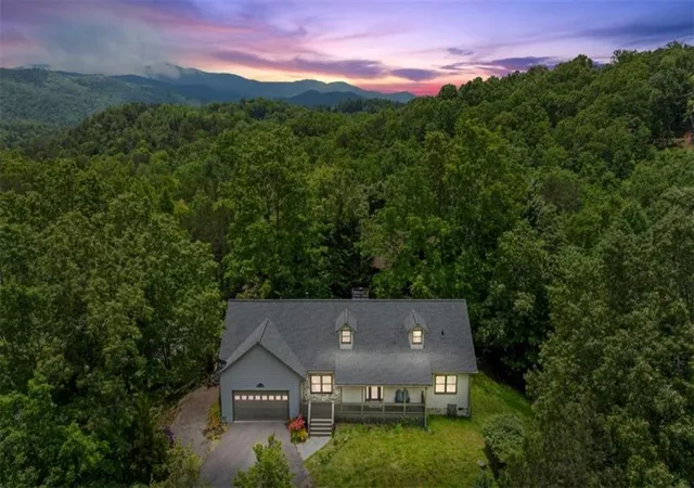 Photo 2 of Single family home for sale at 25 Walhala Trl, Blue Ridge, GA 30513 | MLS# 7794273 | Listing updated on 2026-07-26