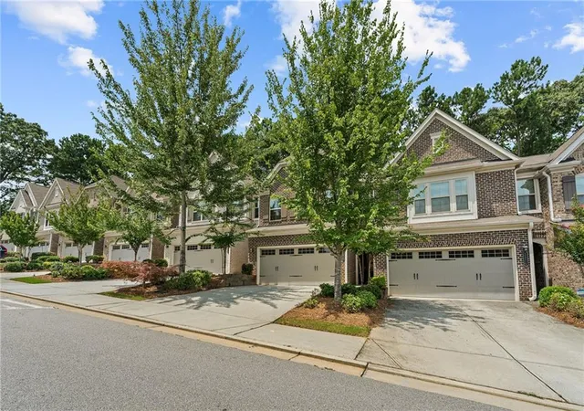 2nd image of 1326 Lanier Vista Dr, Buford, GA 30518 | MLS# 7813153
