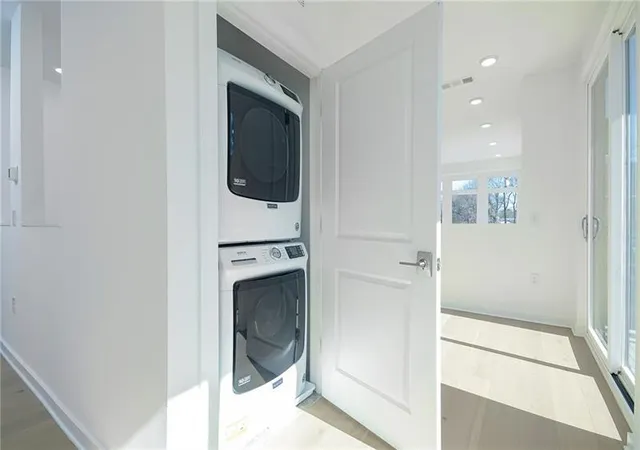 Listing Photo 2 - Condo for sale in building located at 1050 Stacks Ave SE, Atlanta, GA 30315 - Unit #1510