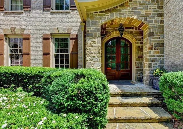 Photo 3 of Single family home for sale at 5505 Long Is Dr NW, Sandy Springs, GA 30327 | MLS# 7785729 | Listing updated on 2026-09-12